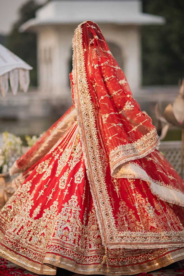 Red Gold Lehenga Choli Pakistani Wedding Dresses 2023