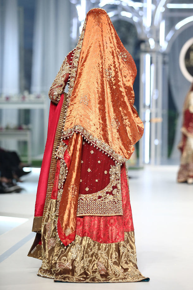 Red Kameez GoldenLehenga for Pakistani Bridal Dresses 2023
