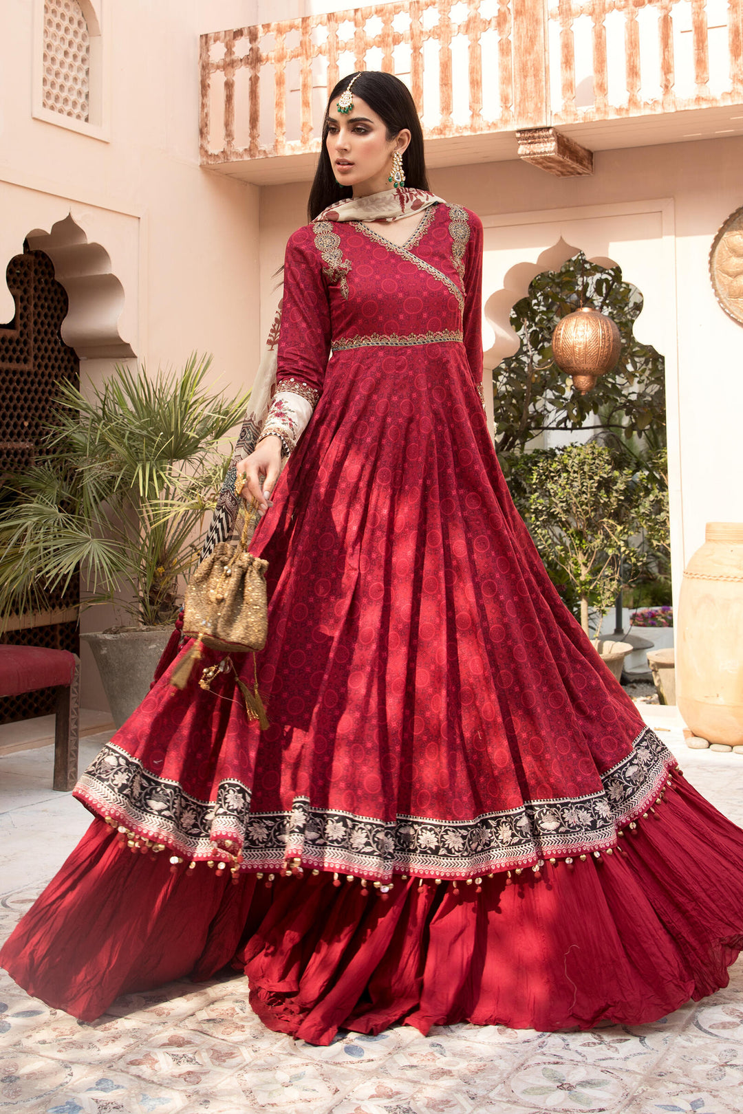 Pretty Red Party Dress Pakistani Designer Attire Online 2021 LARGE Pretty Red Party Dress Pakistani Designer Attire Online 2021 LARGE
