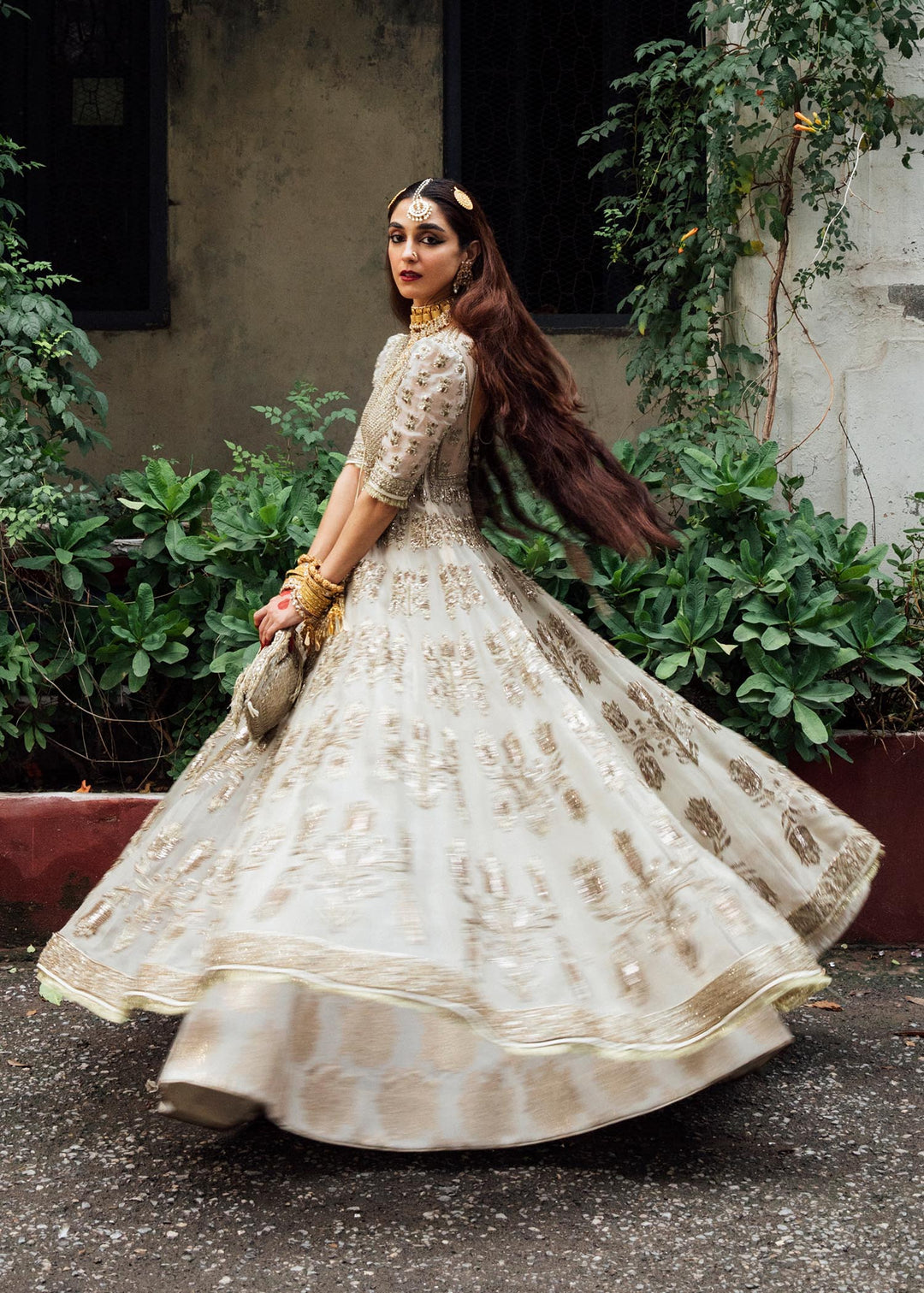 Elegant Pakistani Bridal Lehenga with Organza Pishwas Design