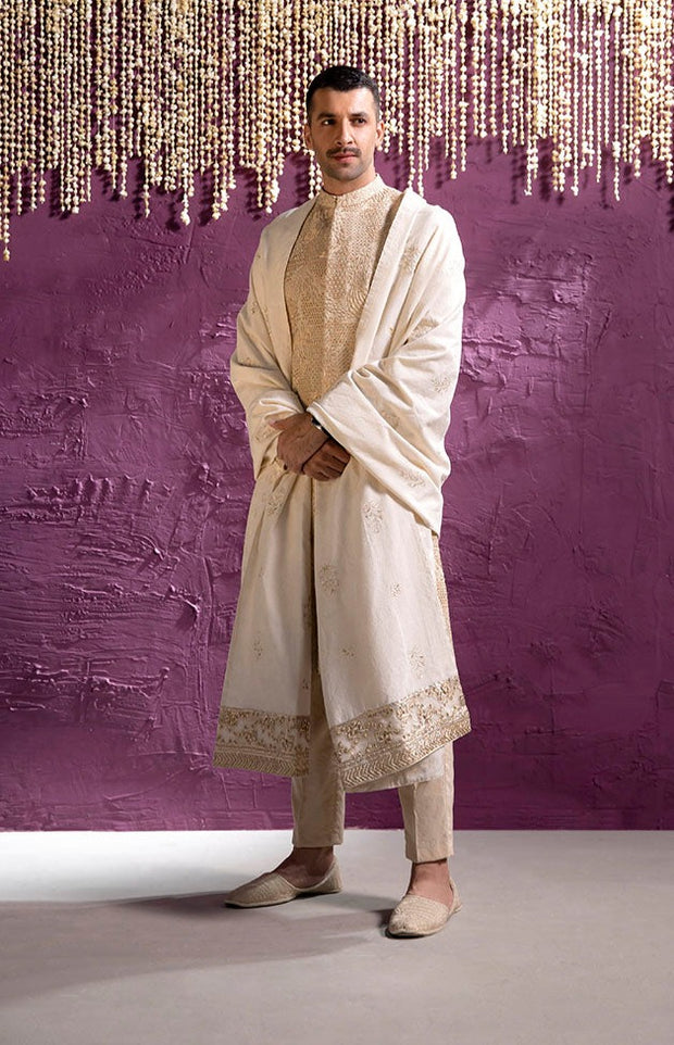 Royal Embroidered White Sherwani Pakistani Groom Dress