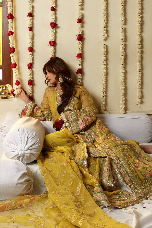 Royal Mehndi Dress in Embellished Kameez Trouser Style Online