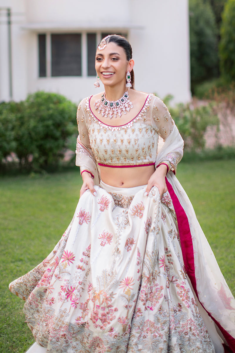 Royal Pakistani Wedding Dress in White Lehenga Choli Style