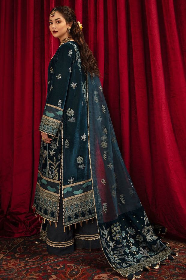 Salwar Kameez Embroidered Pakistani