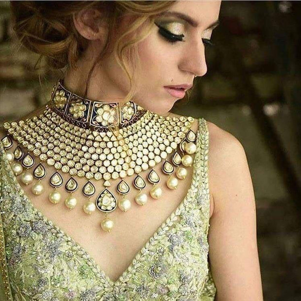 Light Gold Choker Kundan Necklace Set