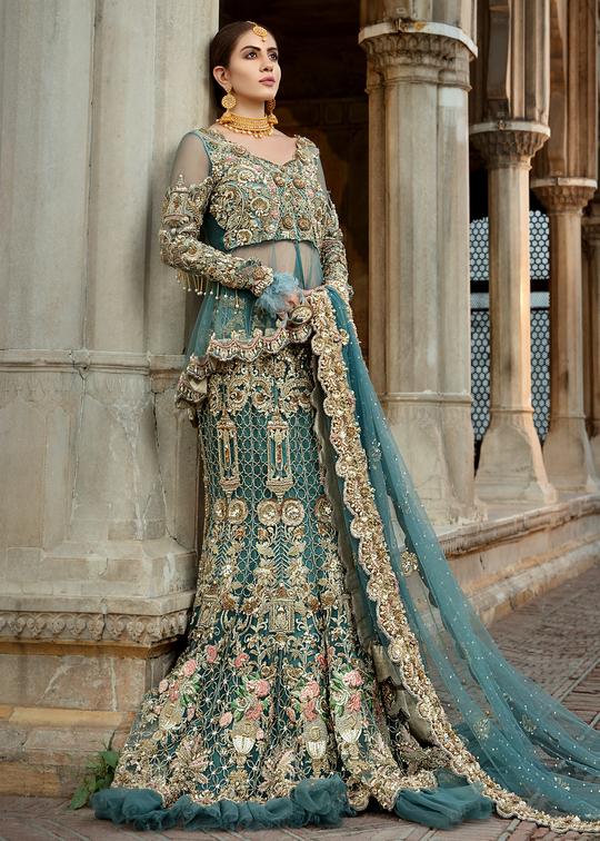 Stylish Pakistani Bridal Lehnga for Wedding Latest Designs Nameera by Farooq Stylish Pakistani Bridal Lehnga for Wedding Latest Designs Nameera by Farooq