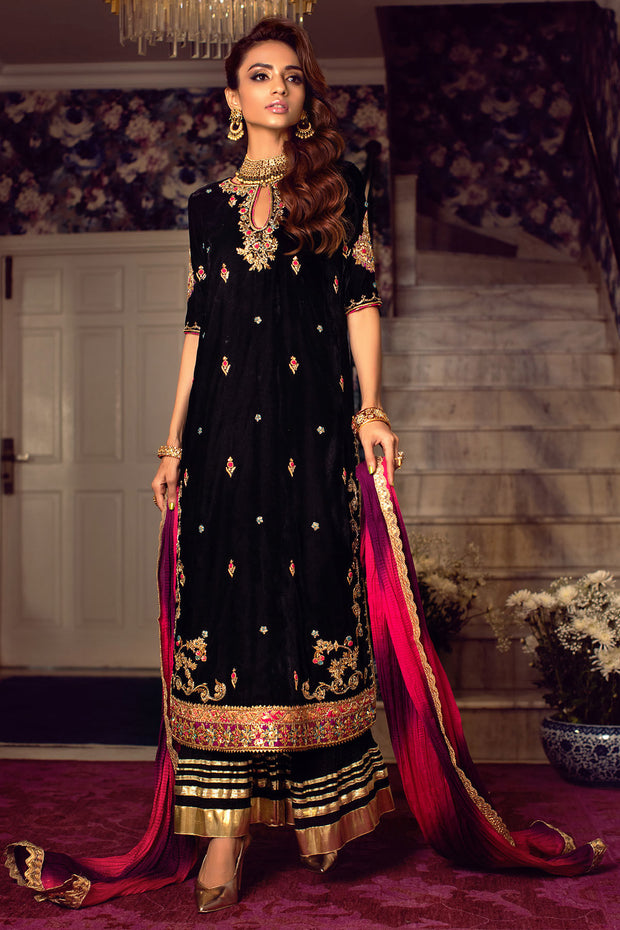 Pakistani velvet dresses 2025