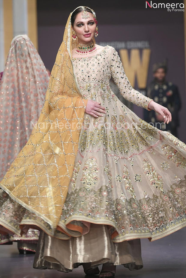 white bridal lehenga Pakistani