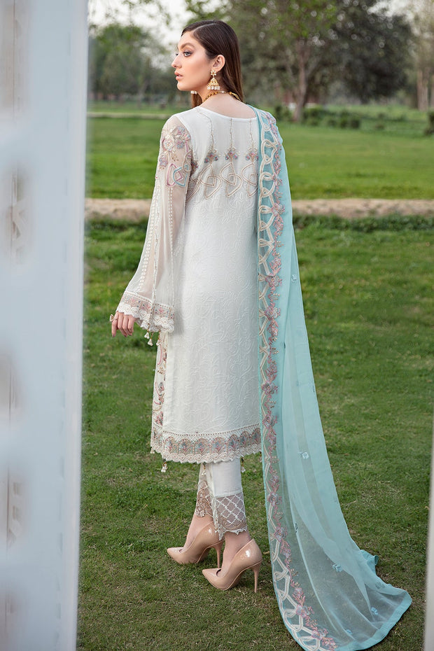 White Pakistani Dress in Chiffon with Embroidery 2022