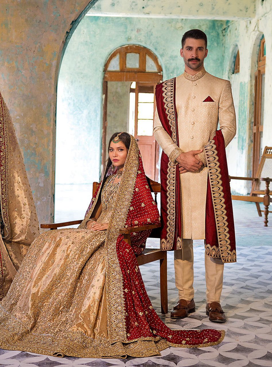 White Sherwani Shawl Dress for Pakistani Groom Dresses 2023