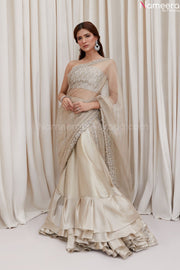 white saree pakistani
