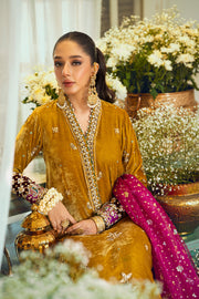 Yellow Velvet Salwar Kameez Pakistani Wedding Dress 2023