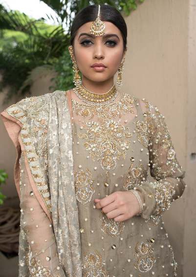 Elegant Pakistani Wedding Dress For Bride  3