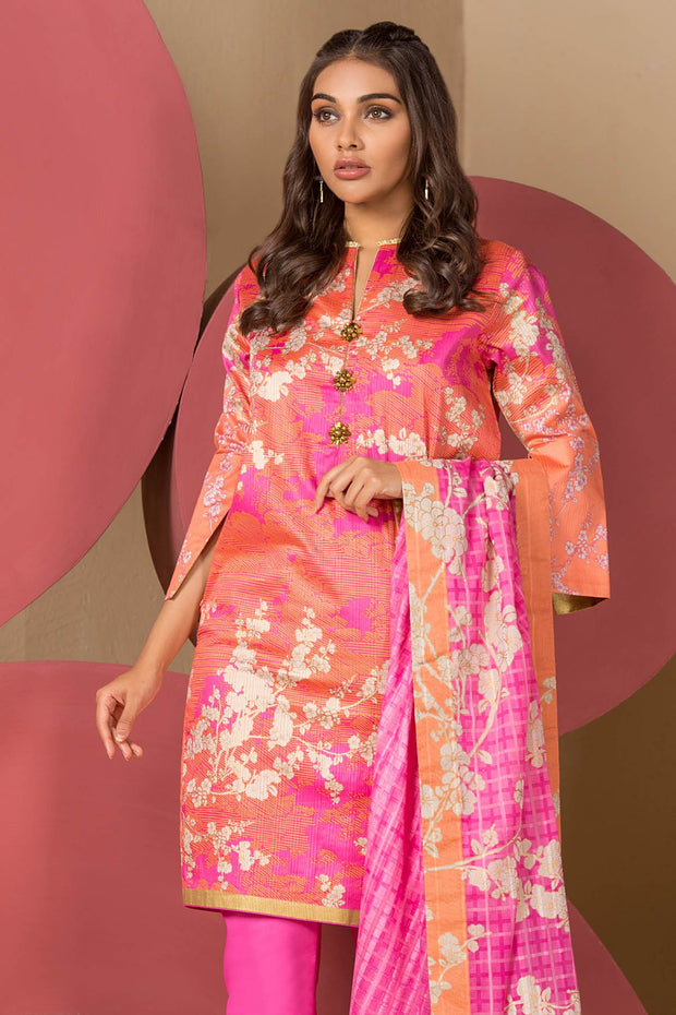 Latest Summer Pakistani casual printed lawn outfit in pink color 