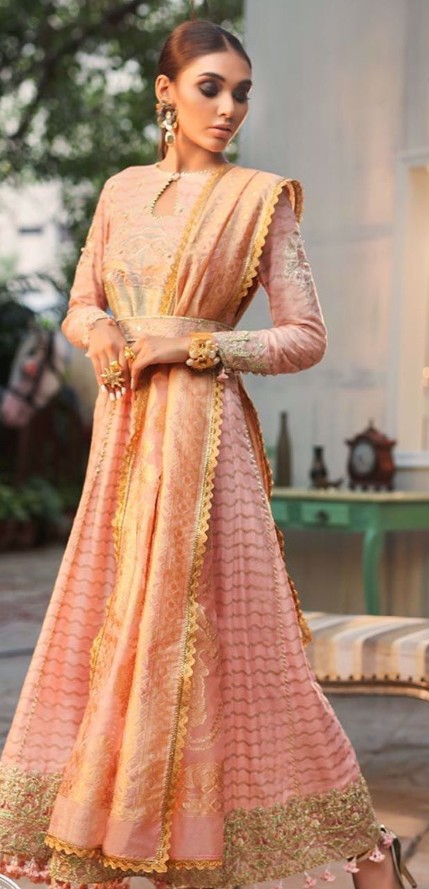 Royal Bridal Lehenga Gown Golden Dress Pakistani #BS593 | Pakistani dresses,  Lehenga gown, Party wear dresses