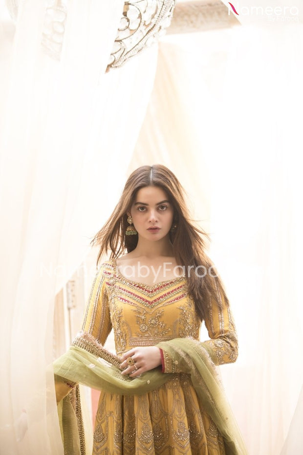 mehndi dresses for girls