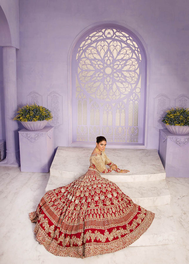 red bridal lehnga