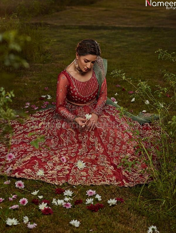 red bridal lehnga pakistani