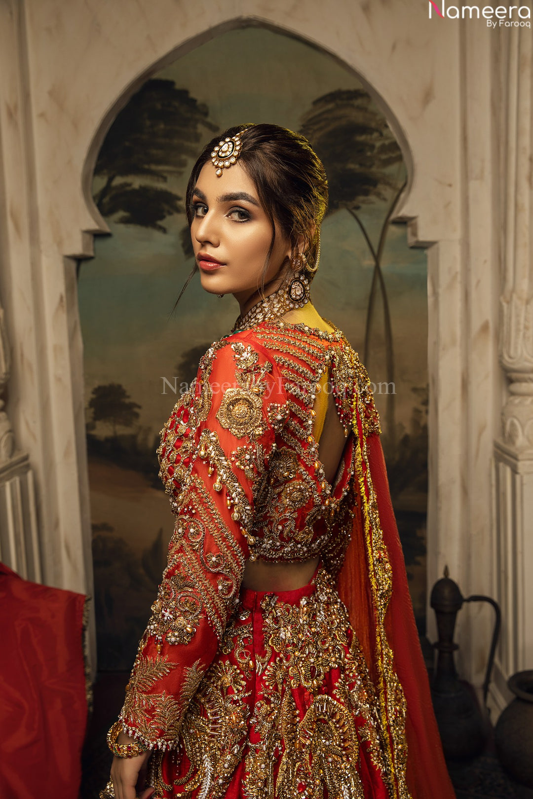 red lehenga pakistani 