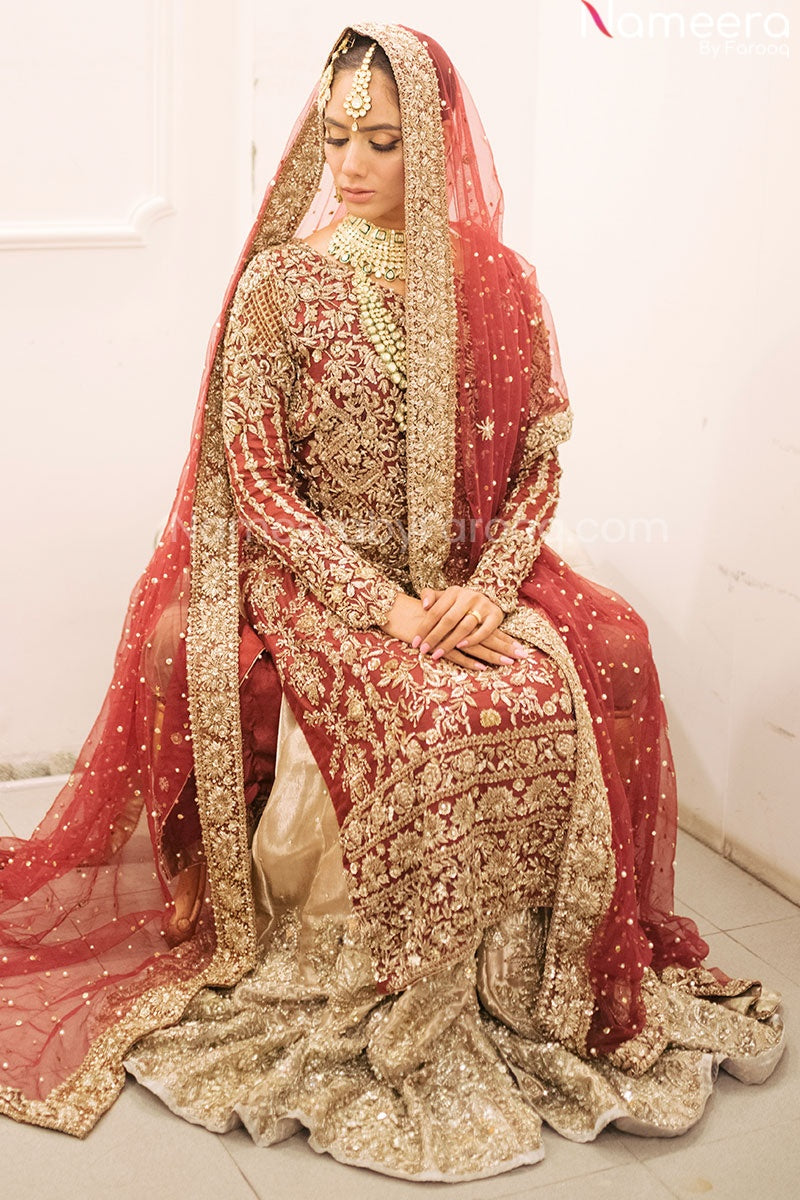 red lehnga