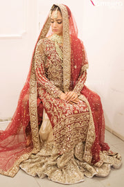 red lehnga